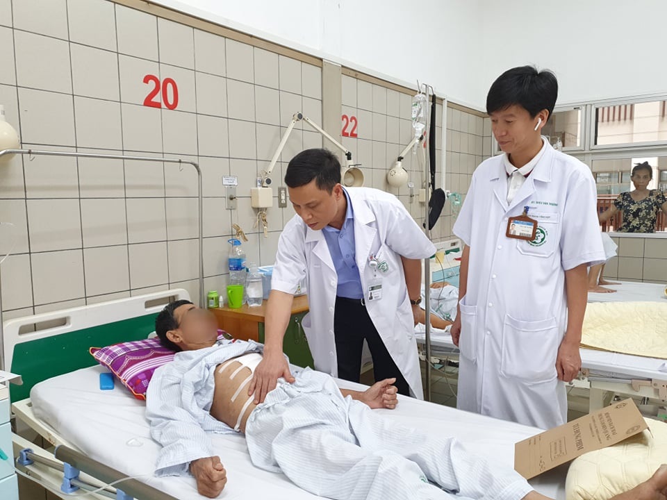 Cùng lúc ung thư dạ dày, thực quản vì 2 thói quen khó bỏ của nam giới Việt - 1 Cùng lúc ung thư dạ dày, thực quản vì 2 thói quen khó bỏ của nam giới Việt - 1