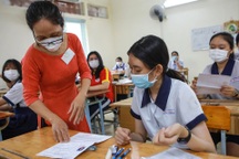 Chấm thi lớp 10 TPHCM: Nhiều điểm 9, điểm 10 môn toán, ngoại ngữ