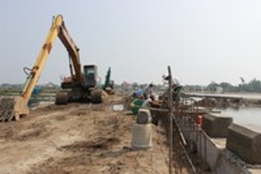 Khu neo đậu tàu thuyền thi công ì ạch, ngư dân thấp thỏm mùa mưa bão