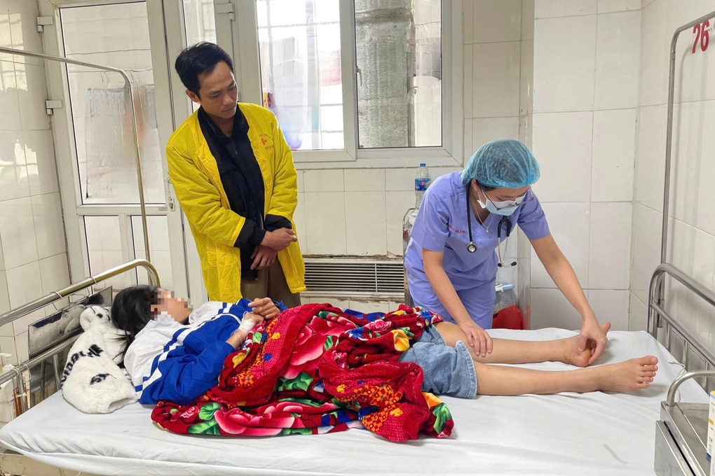 Bé gái 15 tuổi bị rối loạn đông máu vì dùng thuốc lá chữa rắn cắn - 1 Bé gái 15 tuổi bị rối loạn đông máu vì dùng thuốc lá chữa rắn cắn - 1
