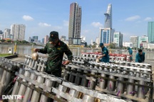 Bên trong trận địa pháo hoa tầm cao chào đón Tết Ất Tỵ 2025 ở TPHCM