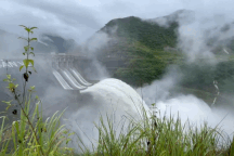 Hàng nghìn ngôi nhà ở Nghệ An bị ngập, nhiều thủy điện xả lũ