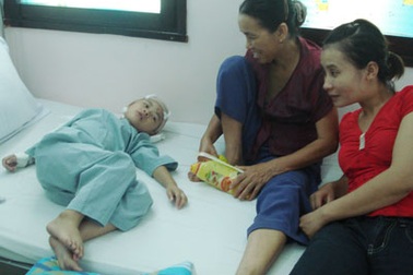 Cấy ốc tai điện tử: Hy vọng cho những bệnh nhân “vô phương cứu chữa”