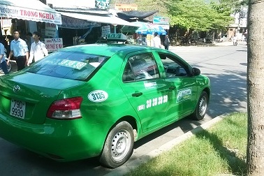 Tài xế taxi tìm vị khách người Nhật để trả lại 6.000 USD
