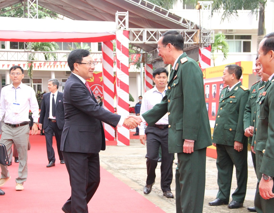 Xây dựng Đắk Lắk xứng tầm là trung tâm của Tây Nguyên - 5 Xây dựng Đắk Lắk xứng tầm là trung tâm của Tây Nguyên - 5