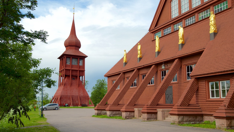 The wooden church weighs 672 tons, was lifted and moved 5km in 2 days - 2 Nhà thờ bằng gỗ nặng 672 tấn, được nhấc lên và di chuyển 5km trong 2 ngày - 2