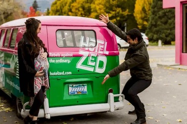 Khách sạn miễn phí cho khách ở suốt 18 năm nếu có bầu sau khi tới nghỉ dưỡn