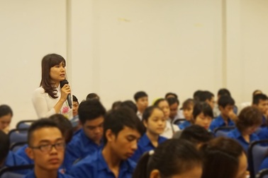 “Thi vào đại học hiện nay như mua vé vào sân vận động”