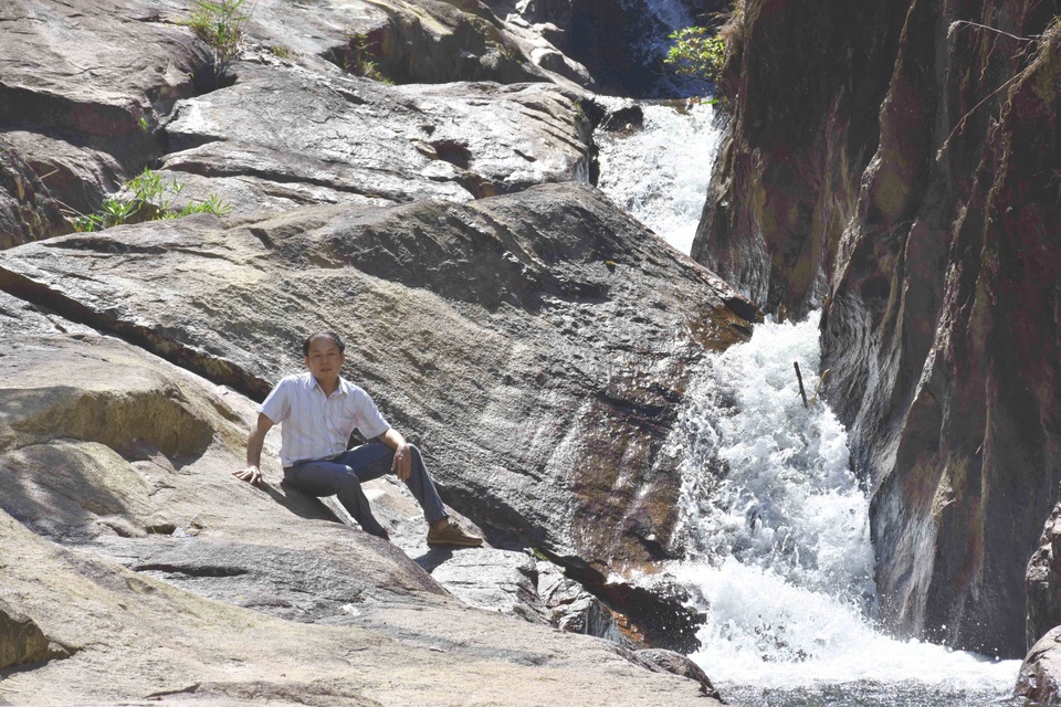 Mê mẫn với vẻ đẹp của thác Đê Kôn nằm gần cổng trời Mang Yang - 6