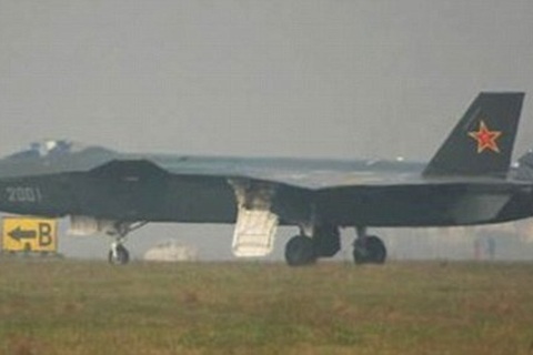 Lộ diện máy bay tàng hình đầu tiên của Trung Quốc