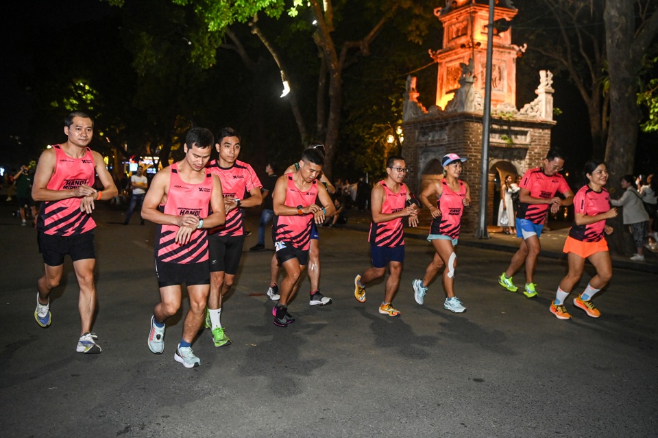 Quận Hoàn Kiếm đề nghị không tổ chức chạy đêm quanh hồ Gươm - 2