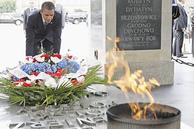 Mỹ theo đuổi quan hệ chặt chẽ hơn với Trung và Đông Âu