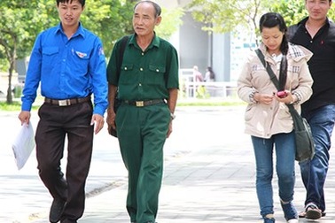 Thí sinh 60 tuổi tự tin đạt 18 điểm chưa cộng điểm ưu tiên