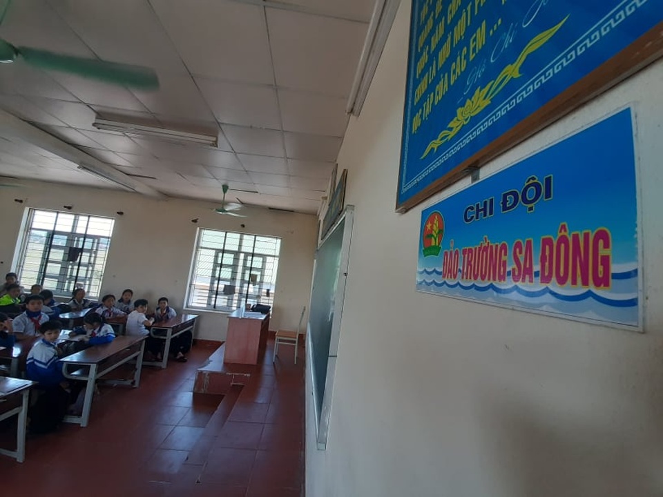 Ngôi trường đặt tên 16 lớp học theo các đảo ở Trường Sa, Hoàng Sa - 1 Ngôi trường đặt tên 16 lớp học theo các đảo ở Trường Sa, Hoàng Sa - 1