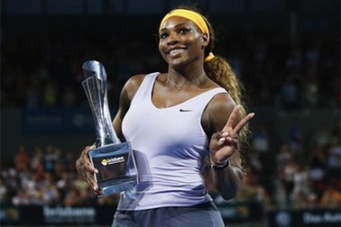 Đè bẹp Azarenka, Serena Williams bảo vệ thành công ngôi vô địch Brisbane