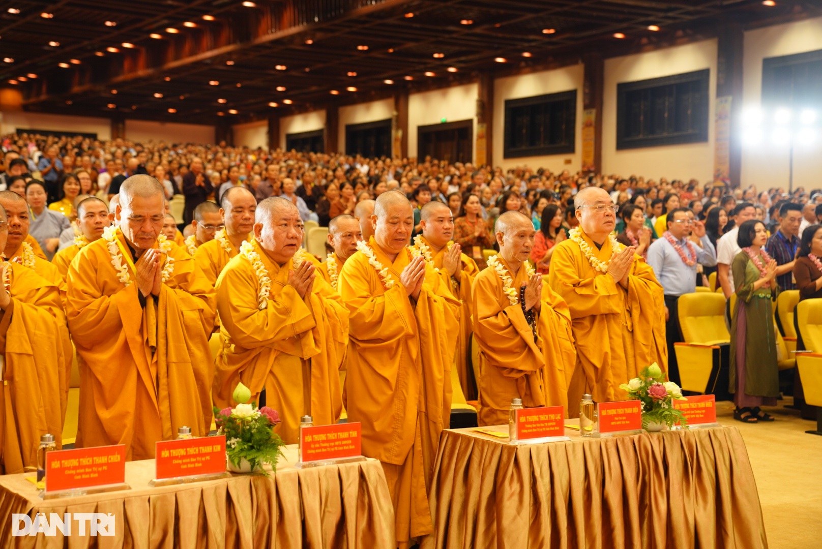 Nghi thức tắm Phật trong đại lễ Phật đản ở ngôi chùa lớn nhất Việt Nam - 4 Nghi thức tắm Phật trong đại lễ Phật đản ở ngôi chùa lớn nhất Việt Nam - 4