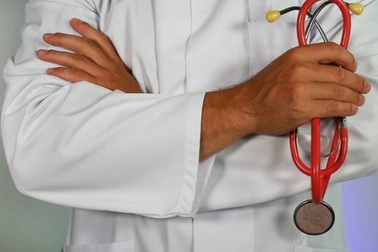 Mạo danh bác sĩ lừa tình và tiền nhiều cô gái  ở TPHCM