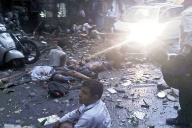 Hiện trường 3 vụ nổ bom liên tiếp gây sốc tại Ấn Độ