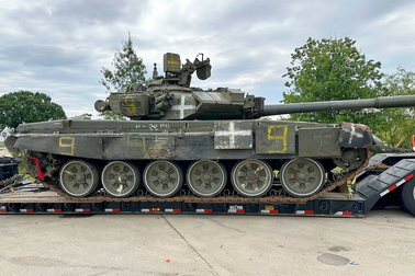 Nghi vấn siêu tăng T-90 của Nga xuất hiện bí ẩn tại Mỹ