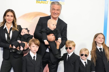 Bi kịch với hai gia đình sau vụ tài tử Alec Baldwin gây chết người