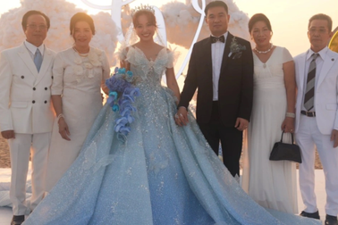 Váy cưới nặng 12kg, đính hàng chục nghìn viên pha lê của MC Vân Hugo