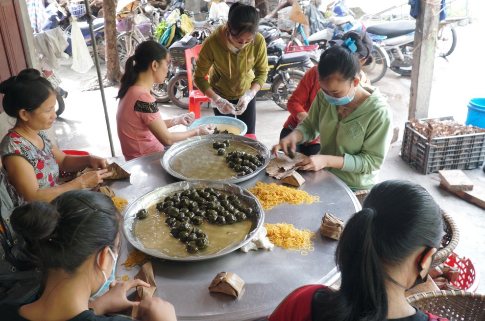 Kiếm trăm nghìn khỏe re mỗi ngày từ thứ bánh đen như bóng đêm - 1 Kiếm trăm nghìn khỏe re mỗi ngày từ thứ bánh đen như bóng đêm - 1