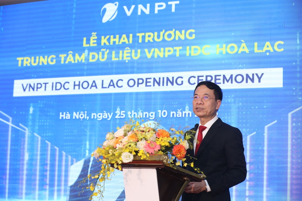 Bộ trưởng Nguyễn Mạnh Hùng: Nhà mạng phải đi đầu về hạ tầng, dữ liệu - 1 Bộ trưởng Nguyễn Mạnh Hùng: Nhà mạng phải đi đầu về hạ tầng, dữ liệu - 1
