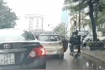 Thêm một trường hợp mở cửa xe bất cẩn gây tai nạn