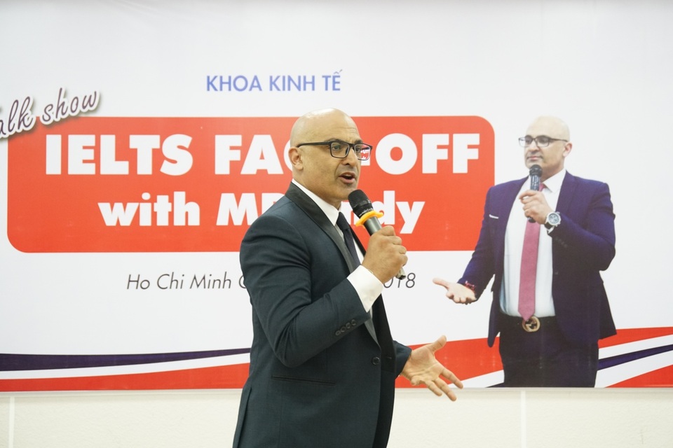 Tiếng Anh bậc đại học, câu chuyện ngoại ngữ nền tảng của sinh viên UEF - 3 Tiếng Anh bậc đại học, câu chuyện ngoại ngữ nền tảng của sinh viên UEF - 3