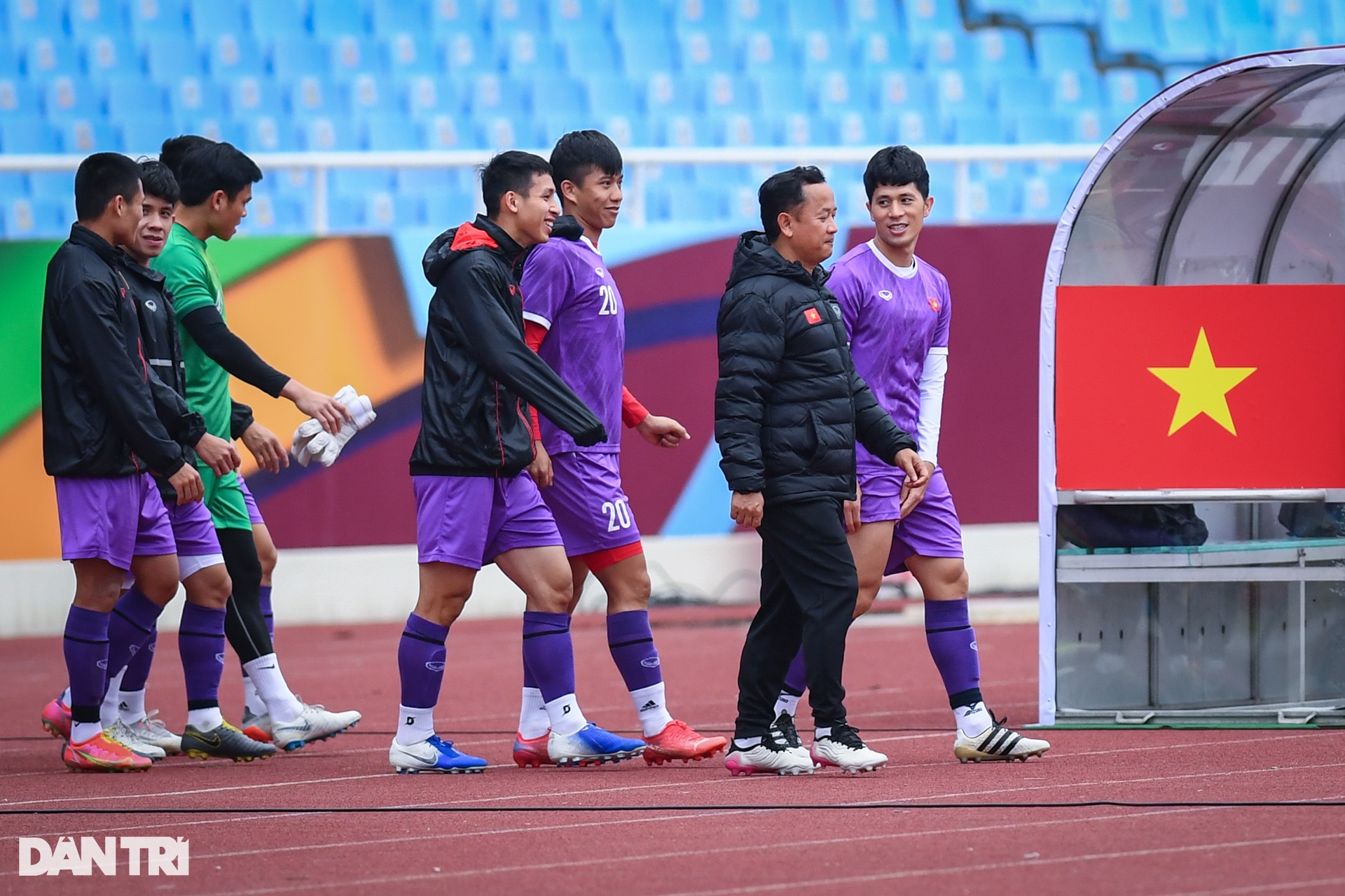 Buổi tập đặc biệt chiều cuối năm của đội tuyển Việt Nam trên sân Mỹ Đình - 4 Buổi tập đặc biệt chiều cuối năm của đội tuyển Việt Nam trên sân Mỹ Đình - 4