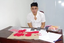 Bắt quả tang đối tượng vận chuyển 6.000 viên ma túy đi bán kiếm lời