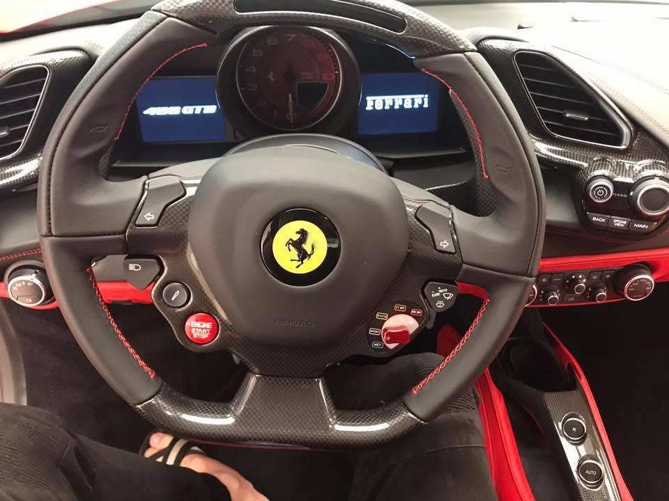 Độ độc và hiếm của siêu xe Ferrari 488 GTB vừa bị tai nạn ở Hà Nội - 4 Độ độc và hiếm của siêu xe Ferrari 488 GTB vừa bị tai nạn ở Hà Nội - 4