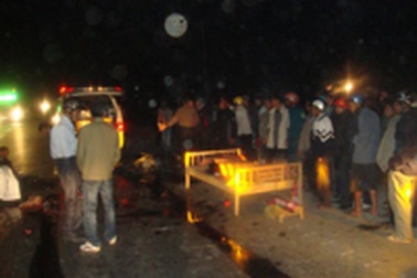 Xe container cán chết người rồi bỏ chạy 