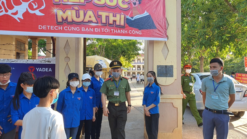 Hơn 36.000 thí sinh Nghệ An chính thức bước vào thi tuyển sinh lớp 10 THPT - 5 Hơn 36.000 thí sinh Nghệ An chính thức bước vào thi tuyển sinh lớp 10 THPT - 5