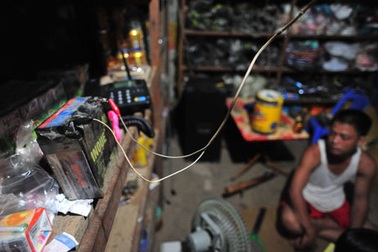 “Chơi” di động ở làng không có điện