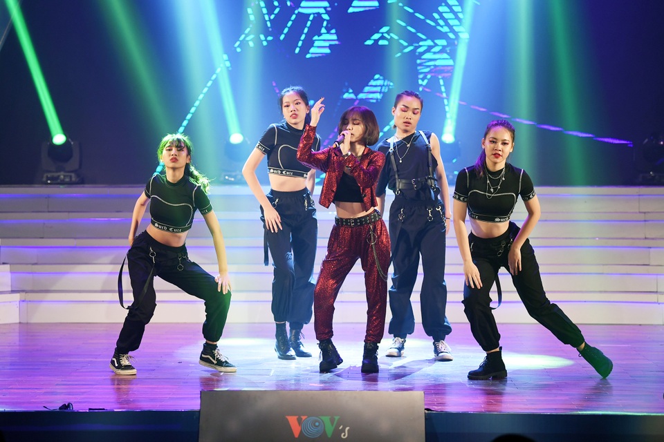 Nguyễn Ngọc Anh giành giải nhất “Giọng hát hay tiếng Hàn Quốc - VOV 2019” - 2 Nguyễn Ngọc Anh giành giải nhất “Giọng hát hay tiếng Hàn Quốc - VOV 2019” - 2
