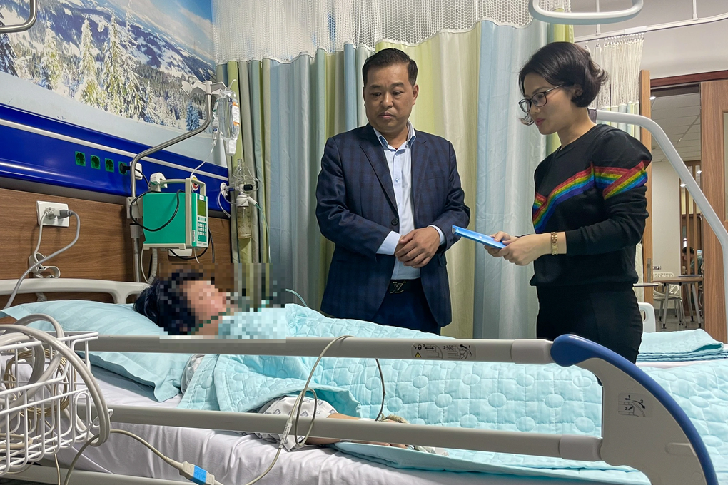 Hỗ trợ khẩn cấp gia đình nạn nhân vụ cháy nhà trên phố Hàng Lược - 1
