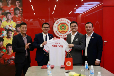 HLV Kiatisuk ra mắt CLB Công an Hà Nội, quyết giúp Quang Hải tỏa sáng