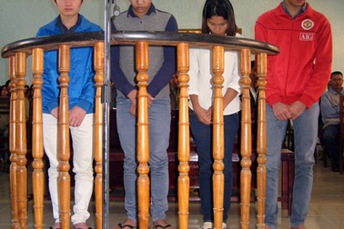 Nhóm cha, mẹ "nhí" cùng lãnh án vì giết người