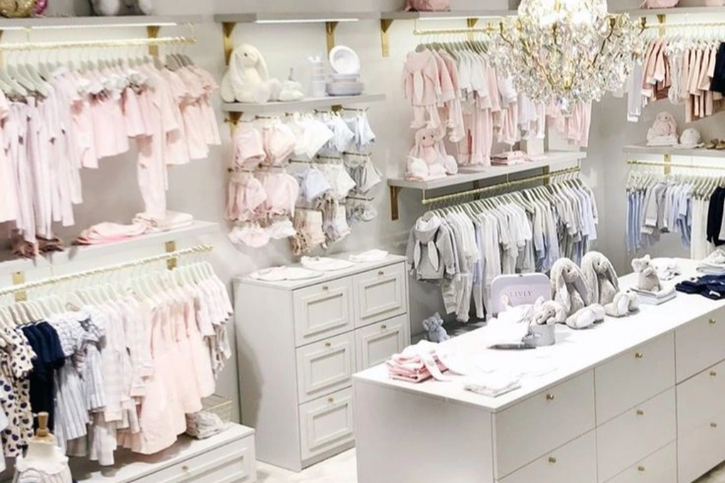 Chủ shop thời trang ở miền Bắc lo phá sản vì mãi chưa thấy mùa đông - 2 Chủ shop thời trang ở miền Bắc lo phá sản vì mãi chưa thấy mùa đông - 2