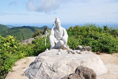 Đặt biểu tượng thương hiệu du lịch Đà Nẵng trên đỉnh Sơn Trà