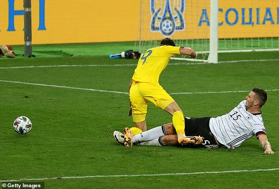 Tây Ban Nha và Đức giành chiến thắng nhọc nhằn ở UEFA Nations League - 11 Tây Ban Nha và Đức giành chiến thắng nhọc nhằn ở UEFA Nations League - 11