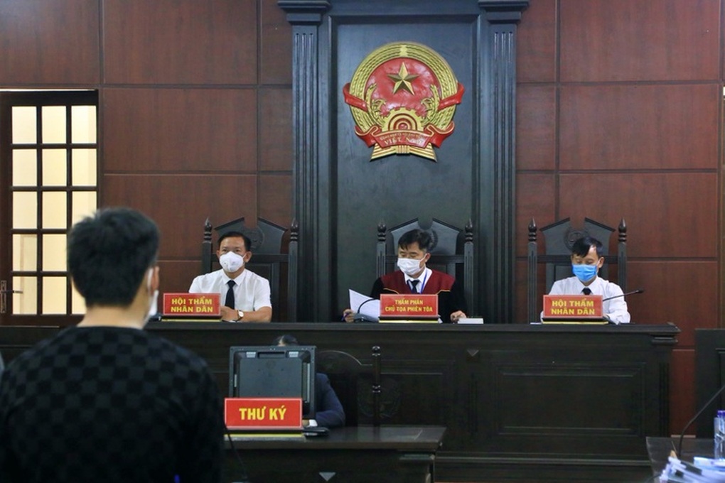 Vợ mắc ung thư ác tính và sự ân hận muộn màng của người chồng phạm tội - 2 Vợ mắc ung thư ác tính và sự ân hận muộn màng của người chồng phạm tội - 2