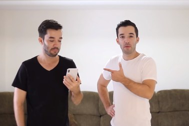 Face ID trên iPhone XS Max vẫn bị cặp song sinh đánh lừa