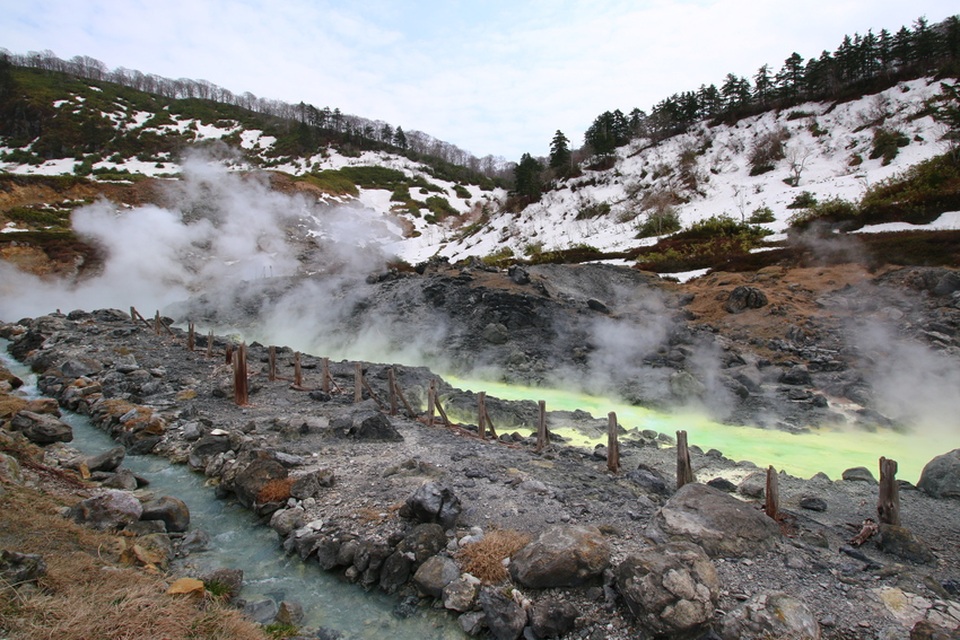 Rượu, axit và cát: Những onsen có một không hai ở Nhật Bản - 5 Rượu, axit và cát: Những onsen có một không hai ở Nhật Bản - 5