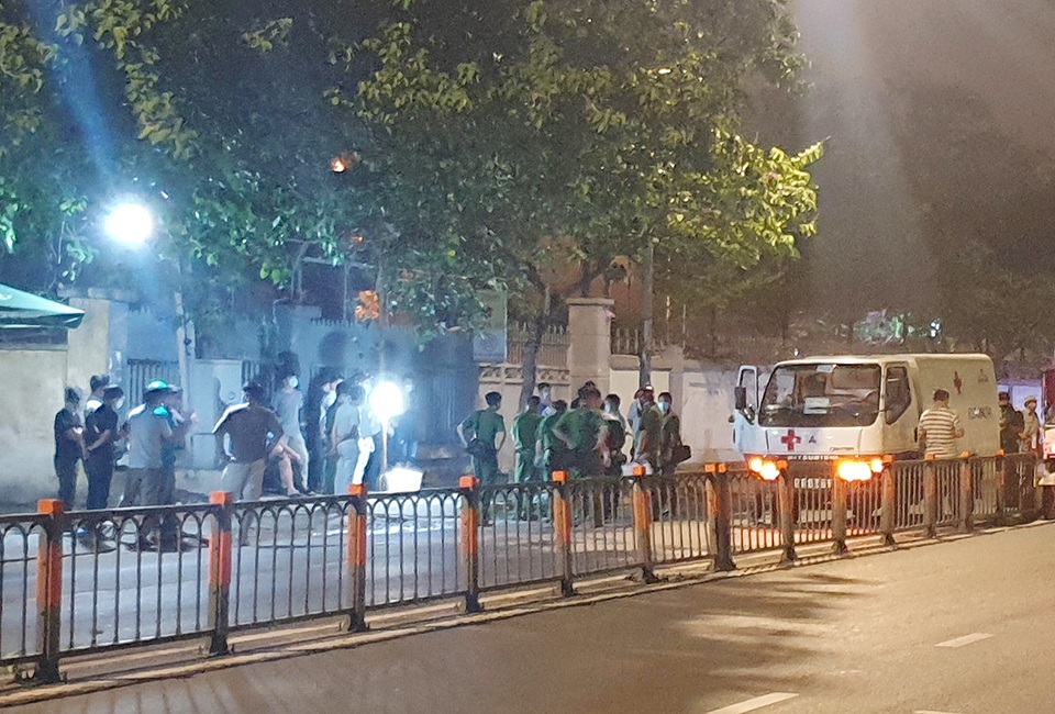 Vụ thi thể trong bao tải bỏ bên lề đường: Gia đình nạn nhân yêu cầu làm rõ - 1 Vụ thi thể trong bao tải bỏ bên lề đường: Gia đình nạn nhân yêu cầu làm rõ - 1