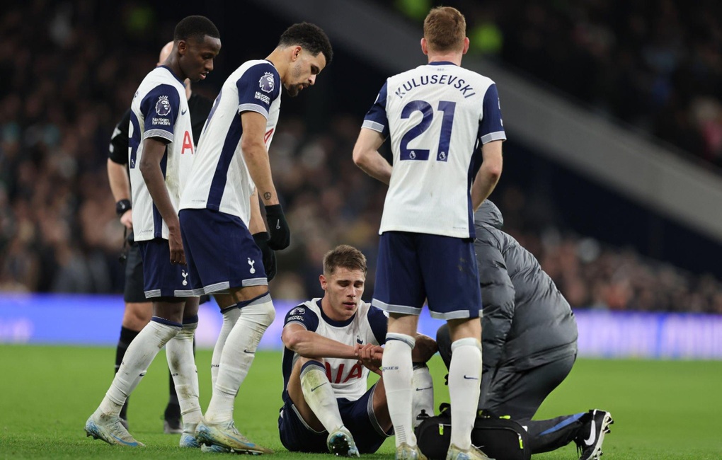 Ngược dòng hạ Tottenham, Chelsea đua vô địch với Liverpool - 1