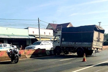 Khen thưởng CSGT truy bắt tên trộm xe tải sau 20km bỏ chạy