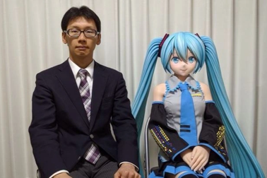 Cuộc sống sau 5 năm của chàng Nhật cưới vợ "ảo" từng gây sốt mạng