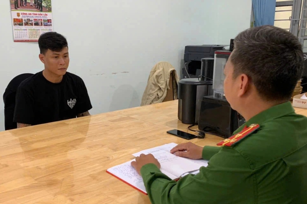 Mâu thuẫn gia đình bỏ ra ngoài thuê khách sạn ở rồi đi trộm cắp - 1 Mâu thuẫn gia đình bỏ ra ngoài thuê khách sạn ở rồi đi trộm cắp - 1
